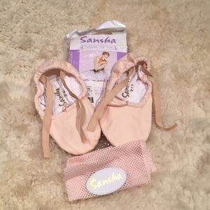 🎉HP 🎉NWT Children’s dance slippers